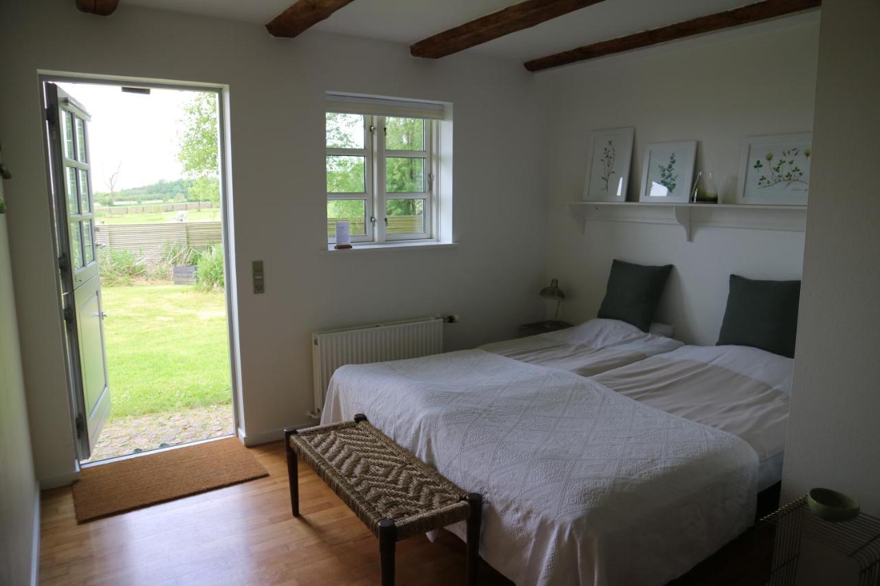 Birkelygaard Bed & Breakfast Hårby Exterior foto